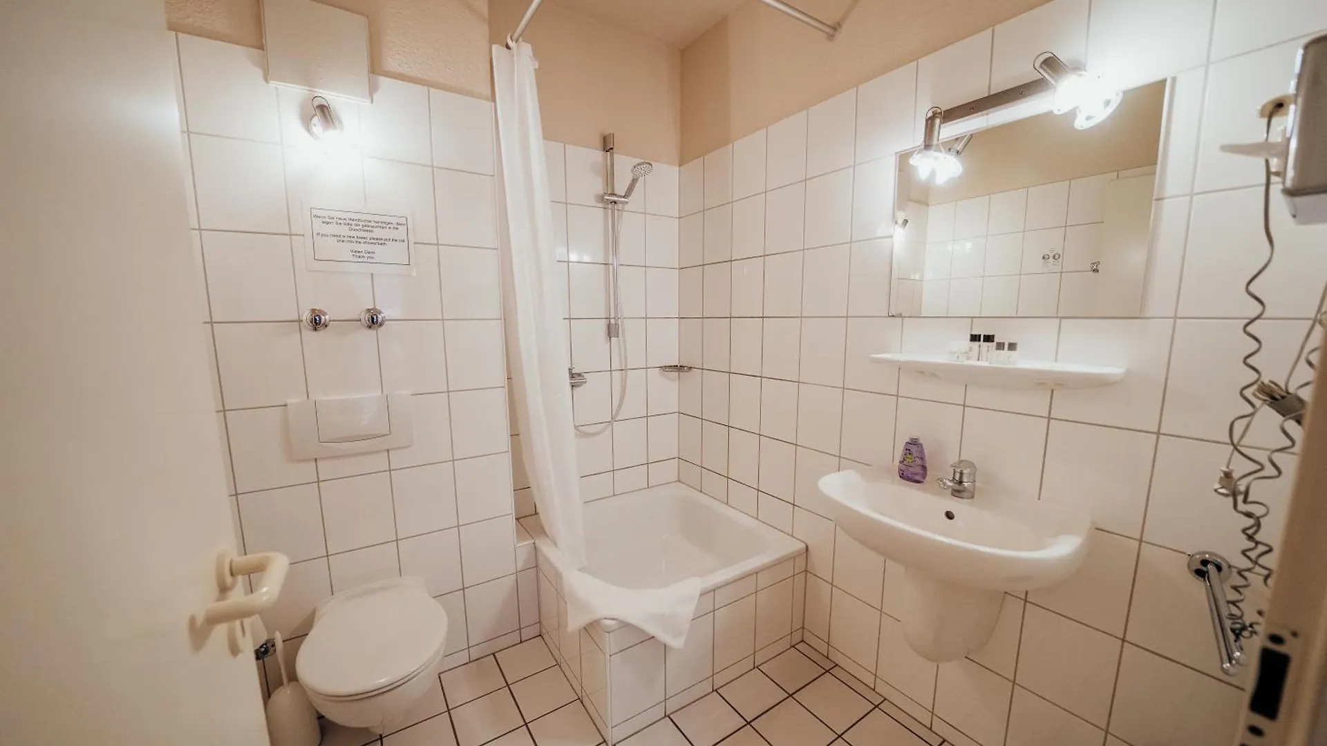 Guestified Liyana Hotel Ratingen Germany